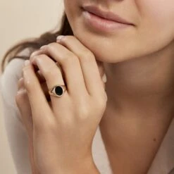 Chevalière Ovale Or Jaune Onyx -Bijouterie Pas Chère B3HMJNN021 model0