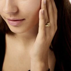 Chevalière Ovale Diamantee Soleil Or Jaune -Bijouterie Pas Chère B3HMJW0112 model1