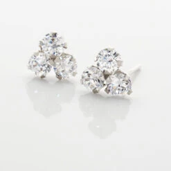 Boucles D'oreilles Puces Eleanor Fleur Or Blanc Oxyde De Zirconium -Bijouterie Pas Chère B3OFBZW035 view2