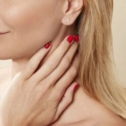 Boucles D'oreilles Puces Or Jaune Doreen Oxydes De Zirconium -Bijouterie Pas Chère B3OFJZW946 model0