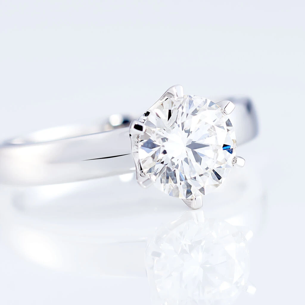 Bague Solitaire Natalia Or Blanc Diamant Synthetique 4 Bague Solitaire Natalia Or Blanc Diamant Synthetique – Image 4
