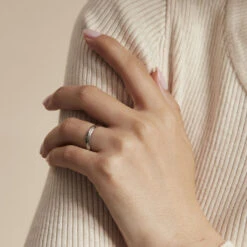 Alliance Aphrodite Demi Jonc Bombe Platine Blanc -Bijouterie Pas Chère BPAMBW01JK model1