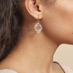 Boucles D'oreilles Pendantes Maurizia Argent Blanc 7 Boucles D'oreilles Pendantes Maurizia Argent Blanc -Bijouterie Pas Chère FAOFBW0661 model0